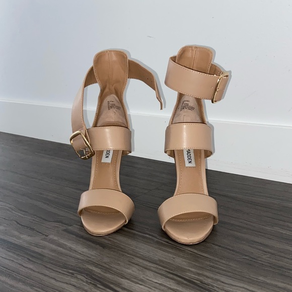 Steve Madden tan heels. Super cute worn once too high for me, 4.5” heel. - Picture 1 of 3